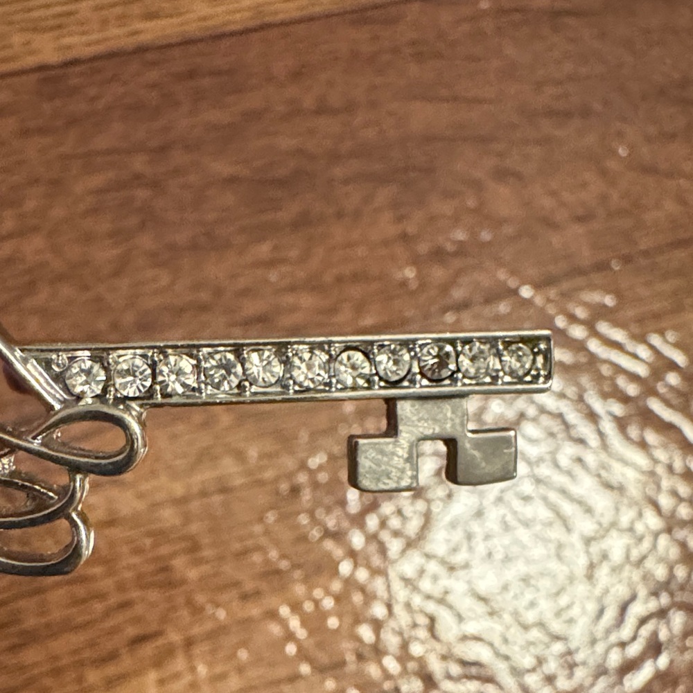 Guess Silver Heart Key Ring - Picture 4 of 5